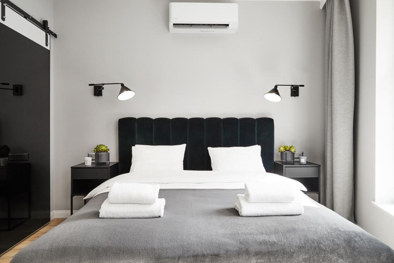 Househost :miodowa 42/4b Apartament *