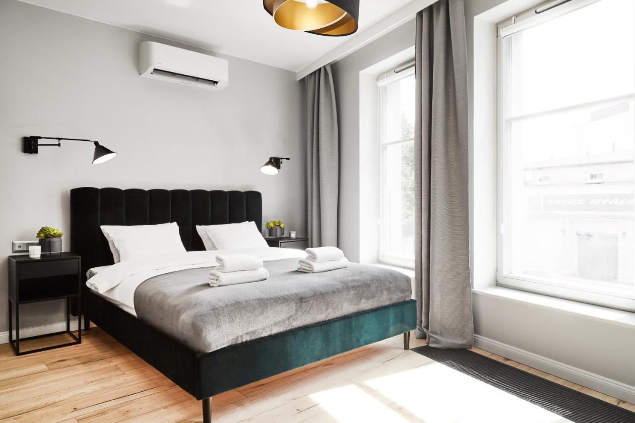 Househost :miodowa 42/4b Apartament *